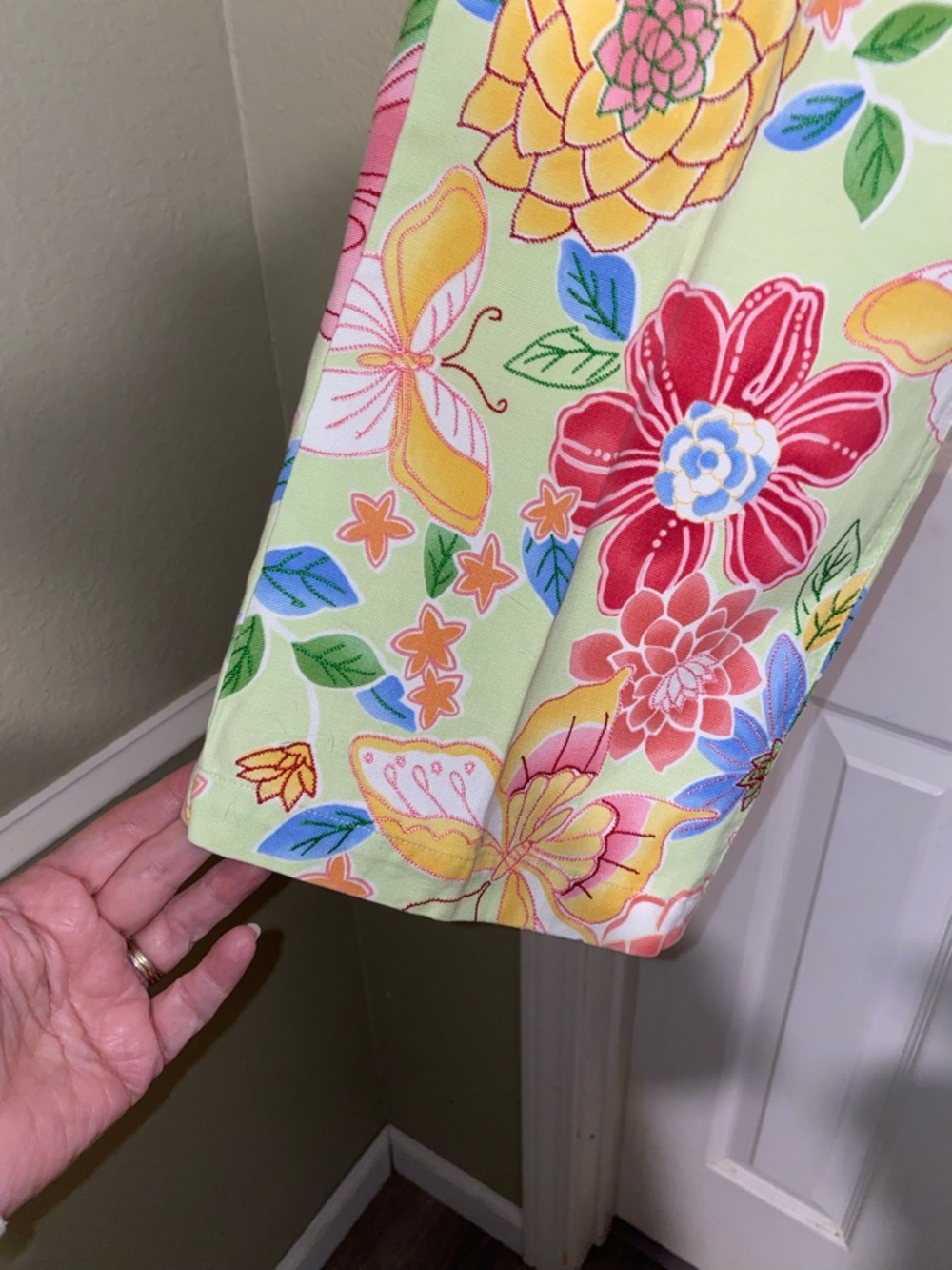 Talbots Vintage Pastel Floral Stretch Pants in Yellow, Pink, Green - Picture 4 of 7
